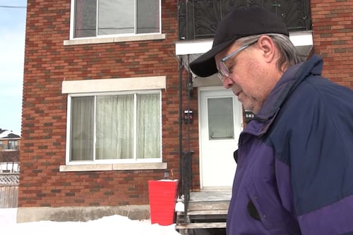 Accusé de négligence, ce proprio refuse toujours de rénover ses logements insalubres