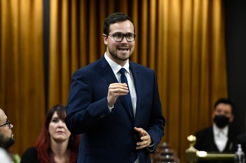 Maxime Blanchette-Joncas réclame toujours un bureau de passeport à Rimouski