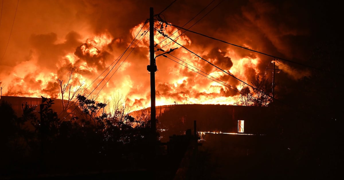 Lutte contre des feux de forêt au Portugal, en Grèce et en Espagne