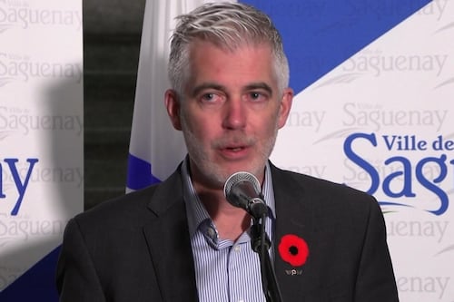 Mairie de Saguenay: Andrée Laforest exige des réponses avant de concéder la victoire