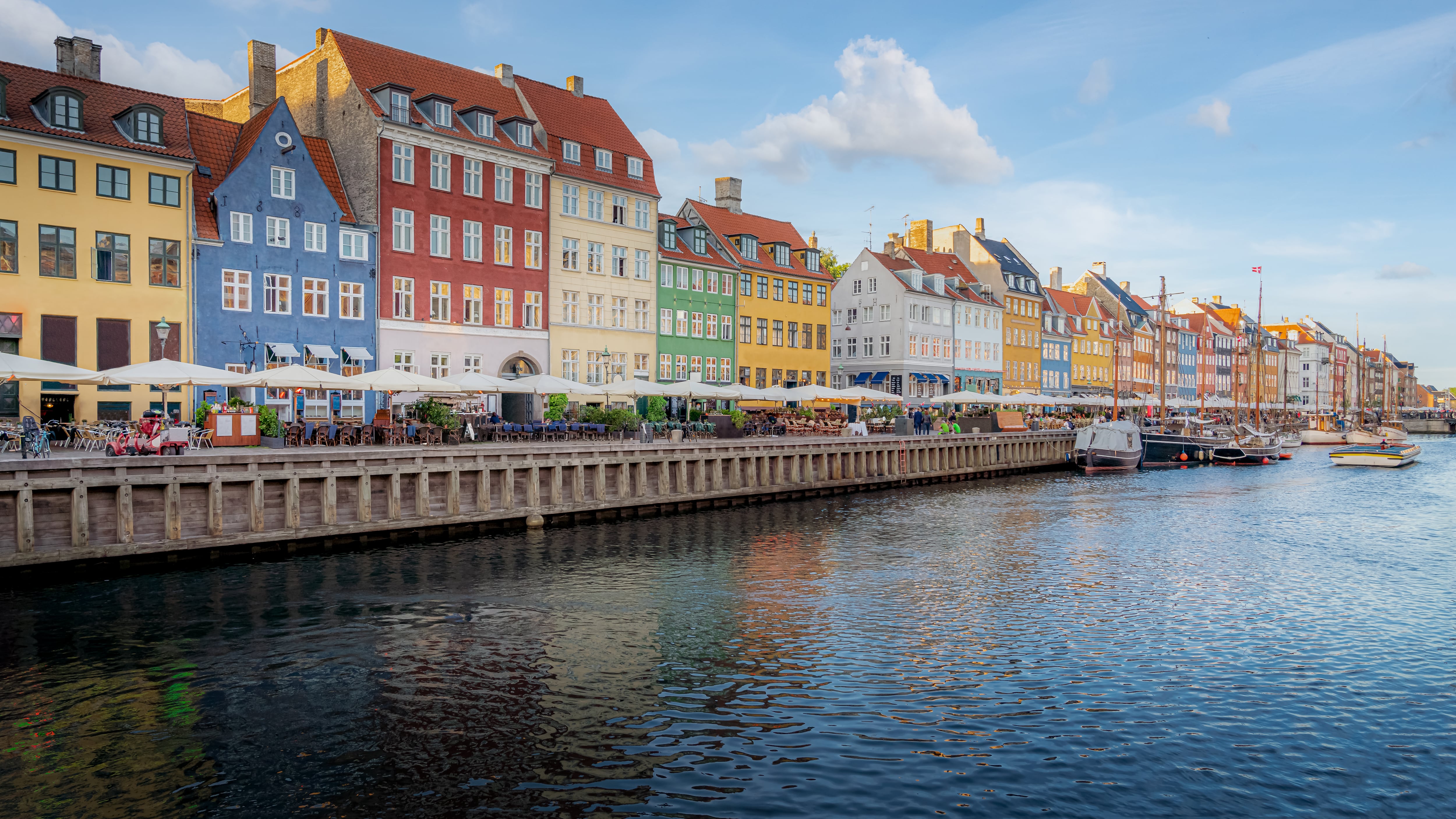 Le célèbre port et front de mer de Nyhavn, Copenhague, Danemark.