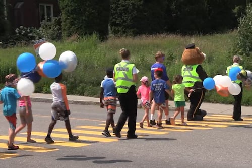 Activité de sensibilisation pour le respect du passage pour piétons à Shawinigan