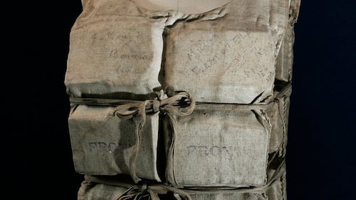 Un gilet de sauvetage porté par une passagère du Titanic vendu aux enchères