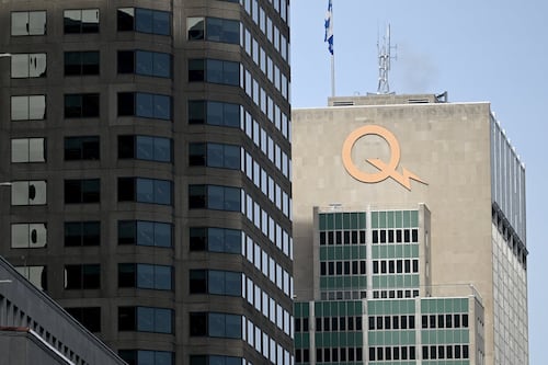 Des milliers de foyers toujours privés de courant au Québec