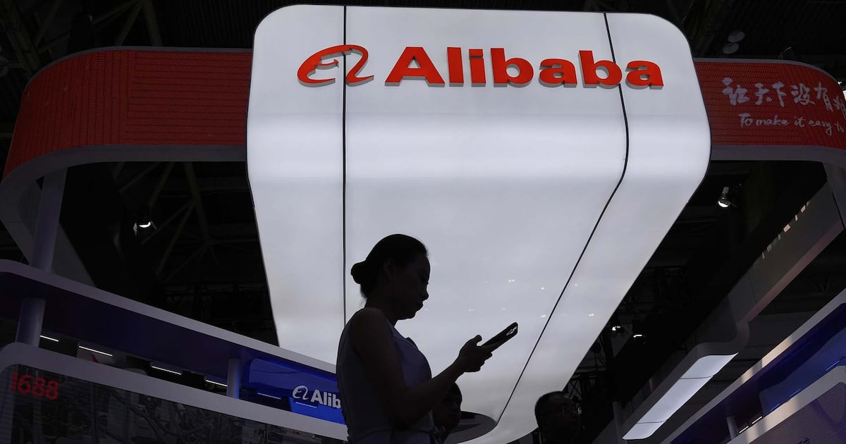 La Chine accuse les États-Unis de réprimer ses entreprises