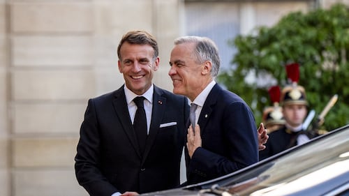 Carney se rend Ă St-Pierre-et-Miquelon pour y rencontrer Emmanuel Macron