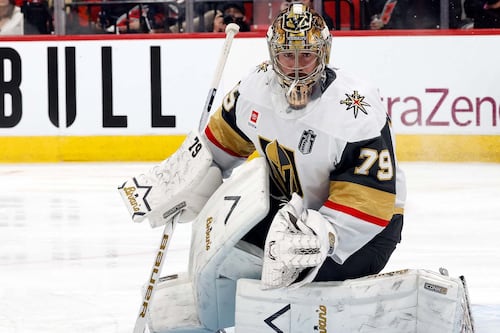 «No means no»: le gardien Carter Hart hué par les partisans des Hurricanes lors de la finale de la Coupe Stanley