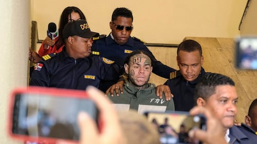 Le rappeur Tekashi 6ix9ine écope de trois mois de prison pour avoir agressé un homme