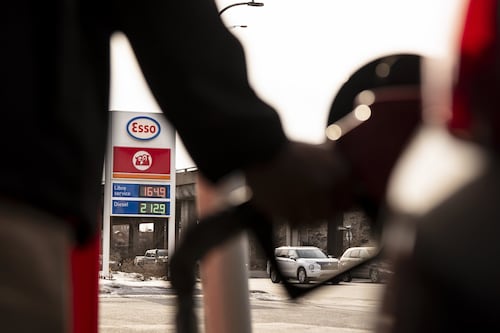 Prix à la hausse: des rabais sur l’essence à ces stations Couche-Tard