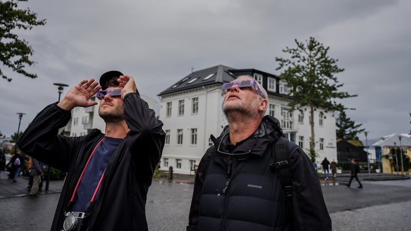 Regardez en direct l’éclipse solaire