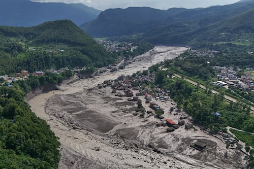 Au moins 160 morts et des centaines de disparus après une crue à la frontière entre le Népal et le Tibet