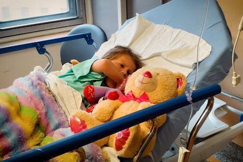 Atteinte d’une maladie rare, une fillette de 9 ans revit grâce à un nouveau médicament