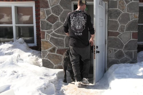 Il paye 1200$ par mois pour un 3 1/2 glacial et infesté de rats