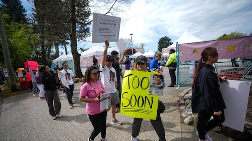 Manifestation à l’extérieur d’un événement pour le festival Lapu Lapu