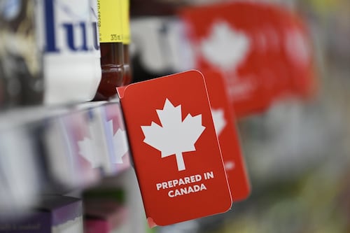 Les tarifs de Trump stimulent l’achat local au Canada mais un nouveau problème apparaît
