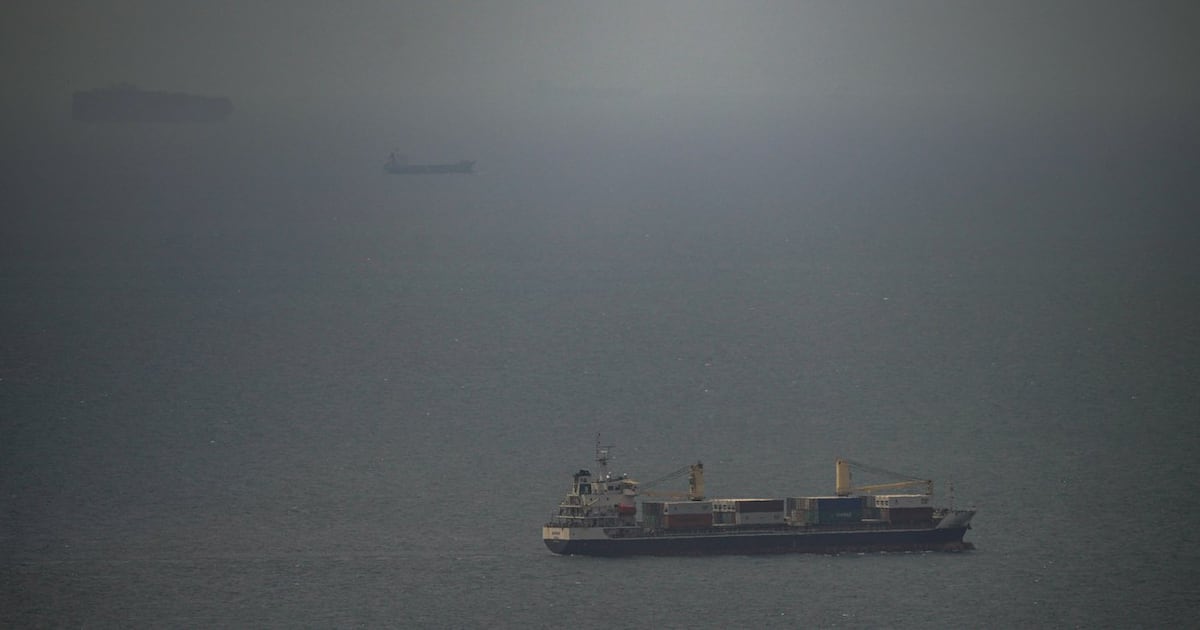 Trump orders military to shoot to kill small Iranian boats