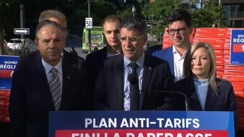 La CAQ fouille «dans les poubelles», dit Duhaime qui défend un candidat
