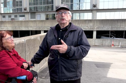 Personnes à mobilité réduite «laissées à elles-mêmes»: son mari doit tout faire pour accéder à sa clinique