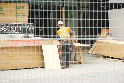 Chaleur et construction à Montréal: «tout le monde capotait», confie un travailleur