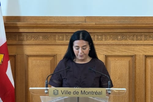 Police et gestes racistes: l’appel au calme de la mairesse de Montréal