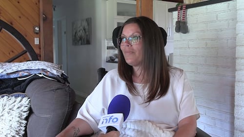 «Condamnée» à cause de la SLA: le témoignage émouvant de Christine
