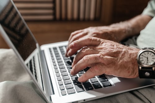 Tout savoir sur les comptes que vous devez utiliser en premier à la retraite