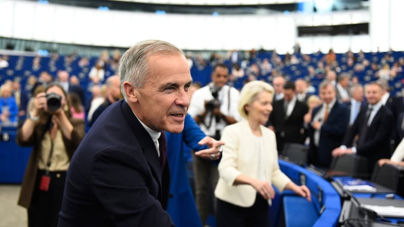 Le terme «membre associé» ne figure pas dans le projet de déclaration du sommet Canada-UE