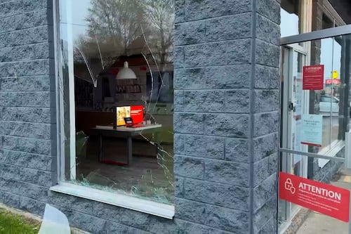 Vitre brisée et tentative de vol dans une boutique Rogers de Trois-Rivières