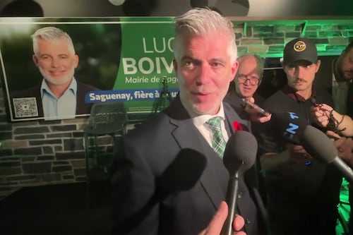 Après une lutte serrée, Luc Boivin supplante Andrée Laforest et devient maire de Saguenay