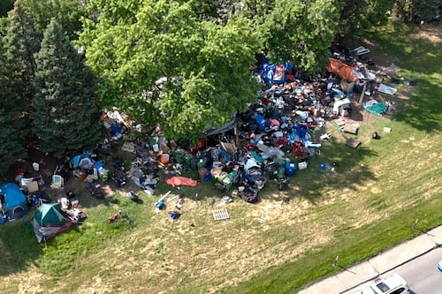 Près de 2000 ménages toujours sans logement au Québec: les campements se multiplient à Montréal