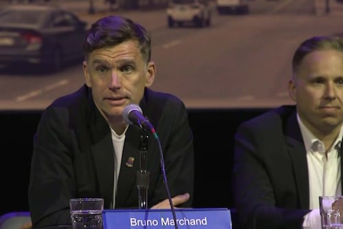 «Des gens croient encore que la Terre est plate»: Bruno Marchand réplique aux opposants au tramway de Québec