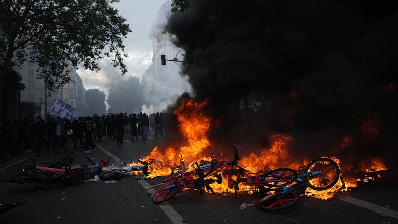 En France, scènes de chaos et pillages à l’issue des manifestations contre la «vie chère»