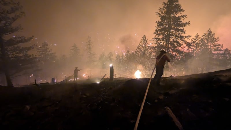 Feux de forêt en Colombie-Britannique: état d’urgence, 20 000 évacuations et un possible décès