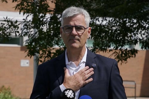 Éric Caire se trouve une occasion pour son dernier salut