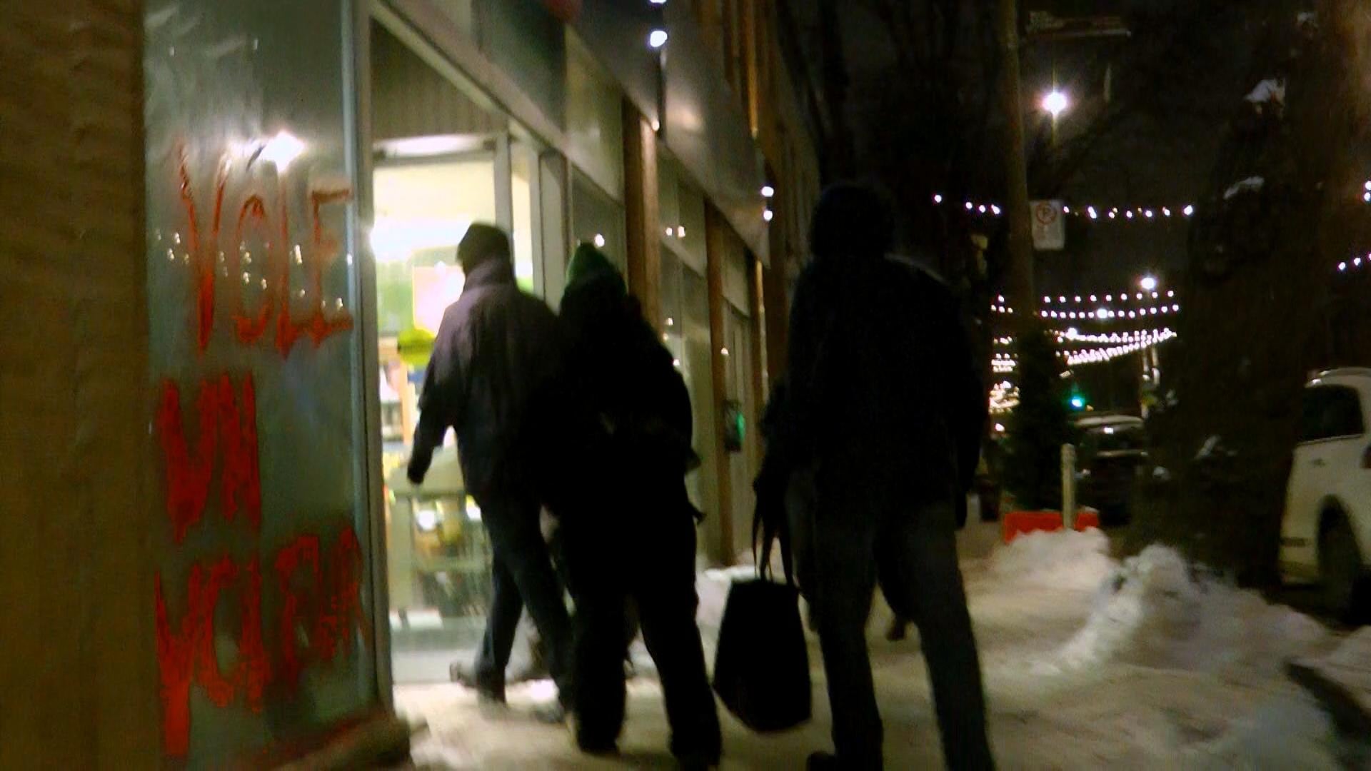 Le groupe d’activistes montréalais Les Robins des ruelles revendique un vol de plusieurs milliers de dollars commis mardi (3 février 2026) dans une épicerie de l’enseigne Rachelle Béry, propriété de Sobeys, à Montréal.