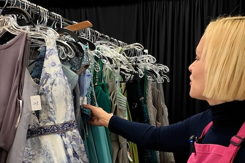 Des centaines de robes de bals gratuites pour des finissantes dans le besoin