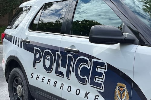 La police de Sherbrooke arrête un jeune fraudeur qui visait les aînés
