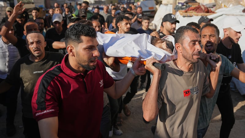 Une frappe israélienne tue plusieurs personnes près d’un marché à Gaza