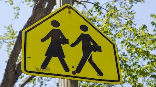 «Dangereux pour les enfants»: le comportement des automobilistes dans les zones scolaires dénoncé