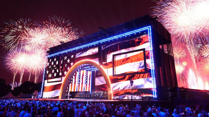 Trump mêle politique partisane et patriotisme lors de fête de l'indépendance