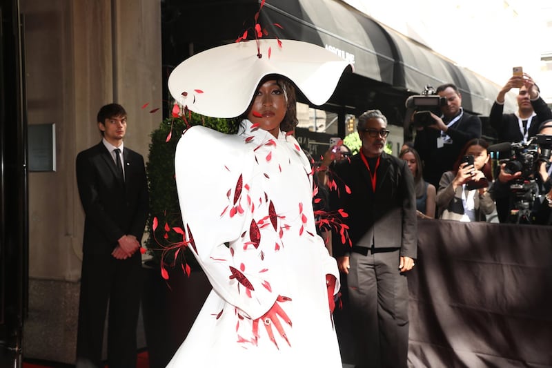 The guests of the Met Gala interpret the dress code Fashion is an art