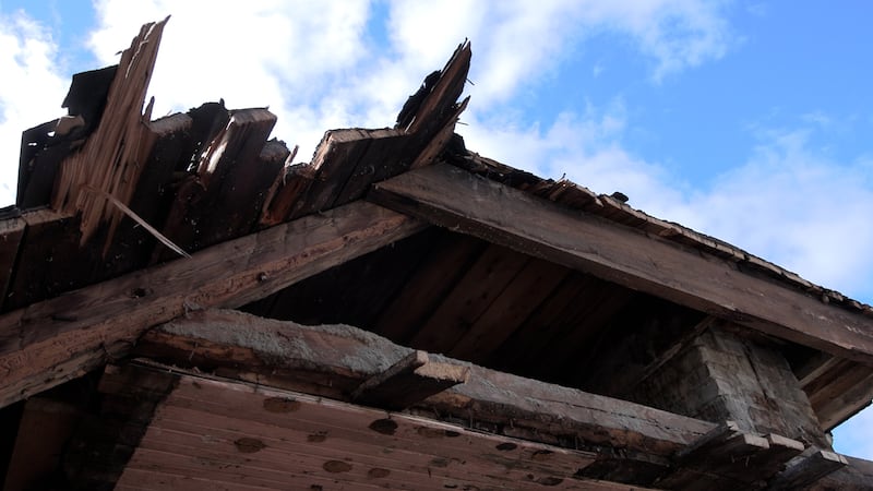Ce qui devait être un simple projet de rénovation s’est vite transformé en un réel cauchemar pour une famille de Shawinigan. Rock et Catherine rêvaient d’avoir un nid à eux, ce rêve s’effondre... littéralement.