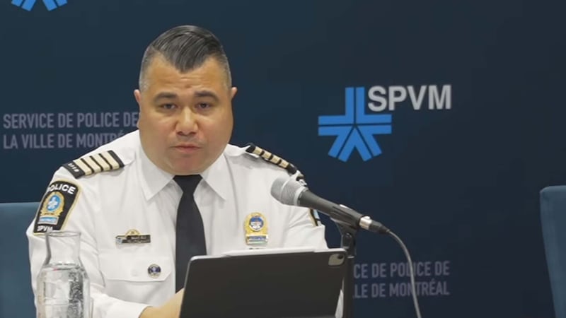 Samaki-Eric Soumpholphakdy inspecteur-chef au sein du SPVM lors de la conférence sur le Plan de lutte contre les discriminations et le racisme (PLDR) 2026-2030 du SPVM, 24 mars 2026.