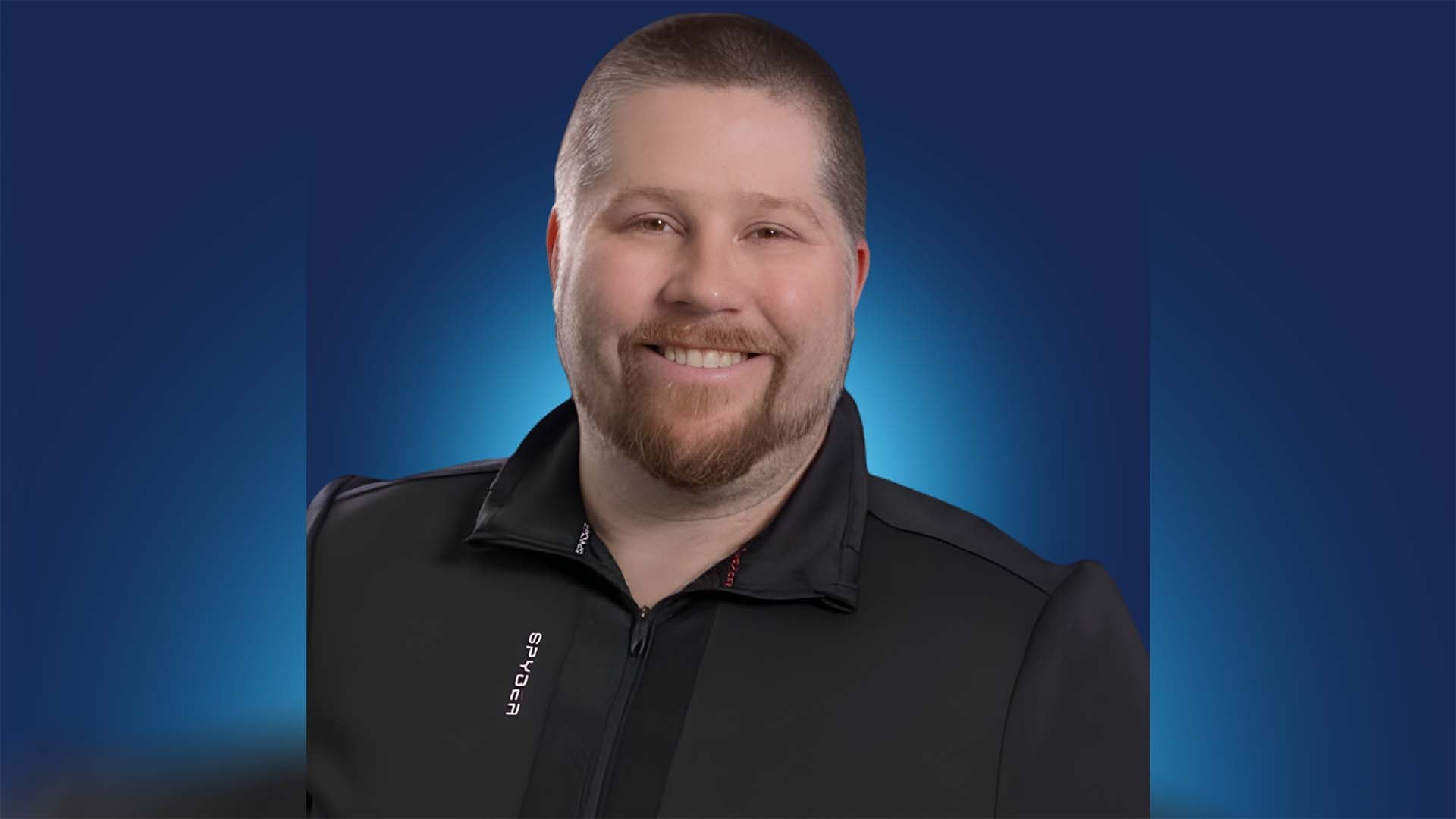 Le Parti conservateur du Québec annonce lundi le 22 juin 2026 la candidature de l’animateur de radio bien connu dans la région de Québec, Dominique Dumas, dans la circonscription de Chutes-de-la-Chaudière.