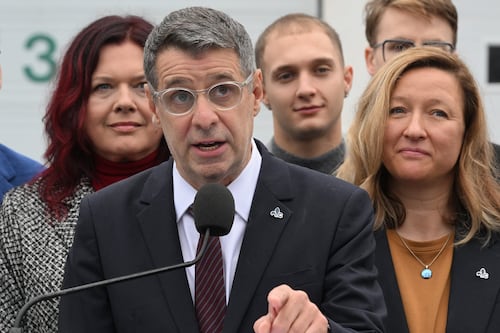 Jour 37: les attaques fusent entre les chefs de parti à l'approche du vote