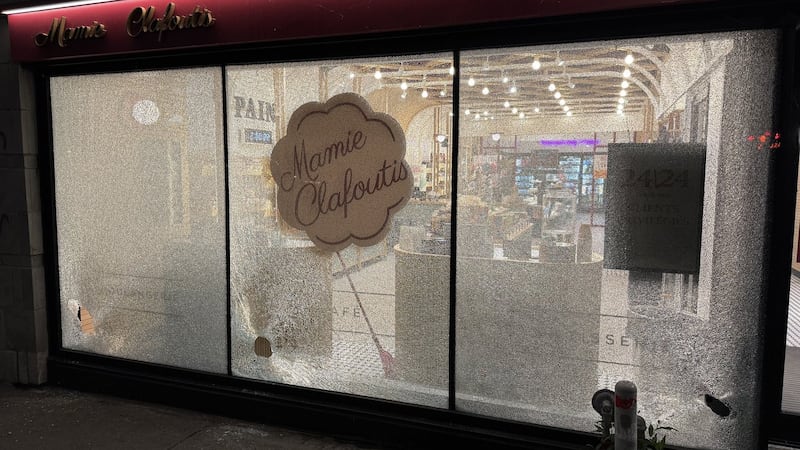 Une boulangerie Mamie Clafoutis à nouveau vandalisée; les auteurs laissent un message «anti-tech»