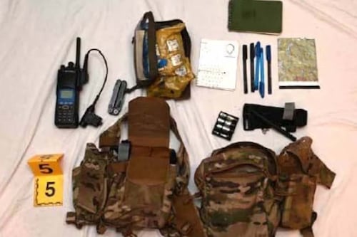 Groupe extrémiste violent: l’un des quatre militaires accusés plaide coupable