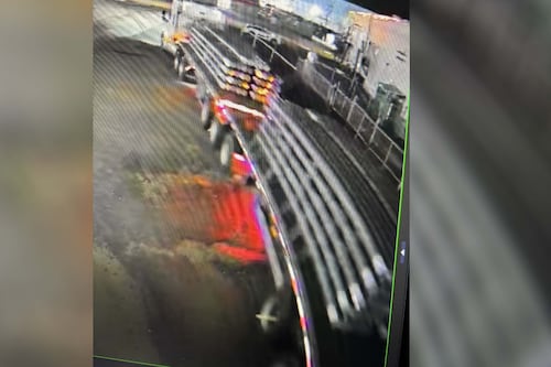 «Particulier»: ils dérobent trois camions et 1,5 million $ de billettes d'aluminium à Jonquière