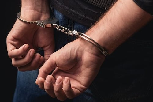 Quatre arrestations à Québec et Montréal pour des fraudes de plus de 4,5 M$