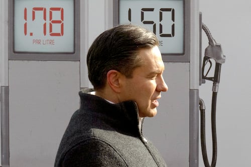 Analyse | Éliminer les taxes sur l’essence: Pierre Poilievre «joue le tout pour le tout»